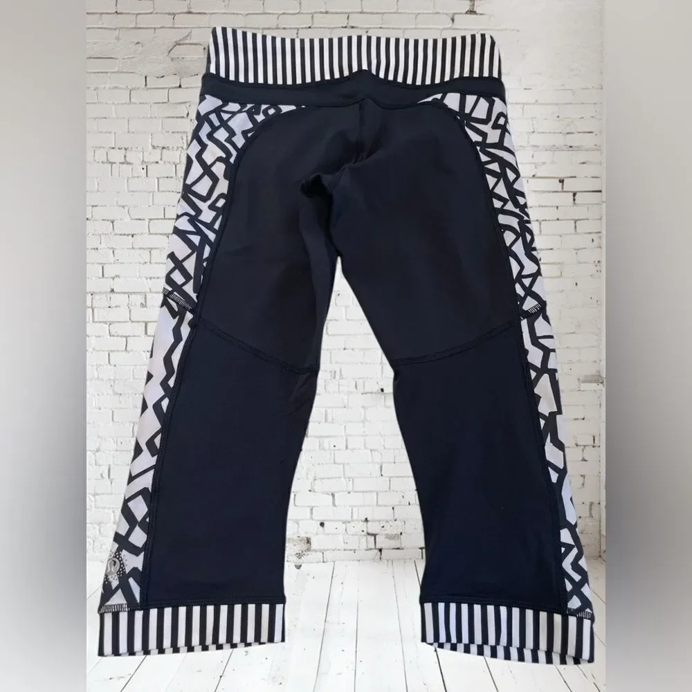 Lululemon Beetle Seawheeze‎ Cropped Leggings Rare Size 4